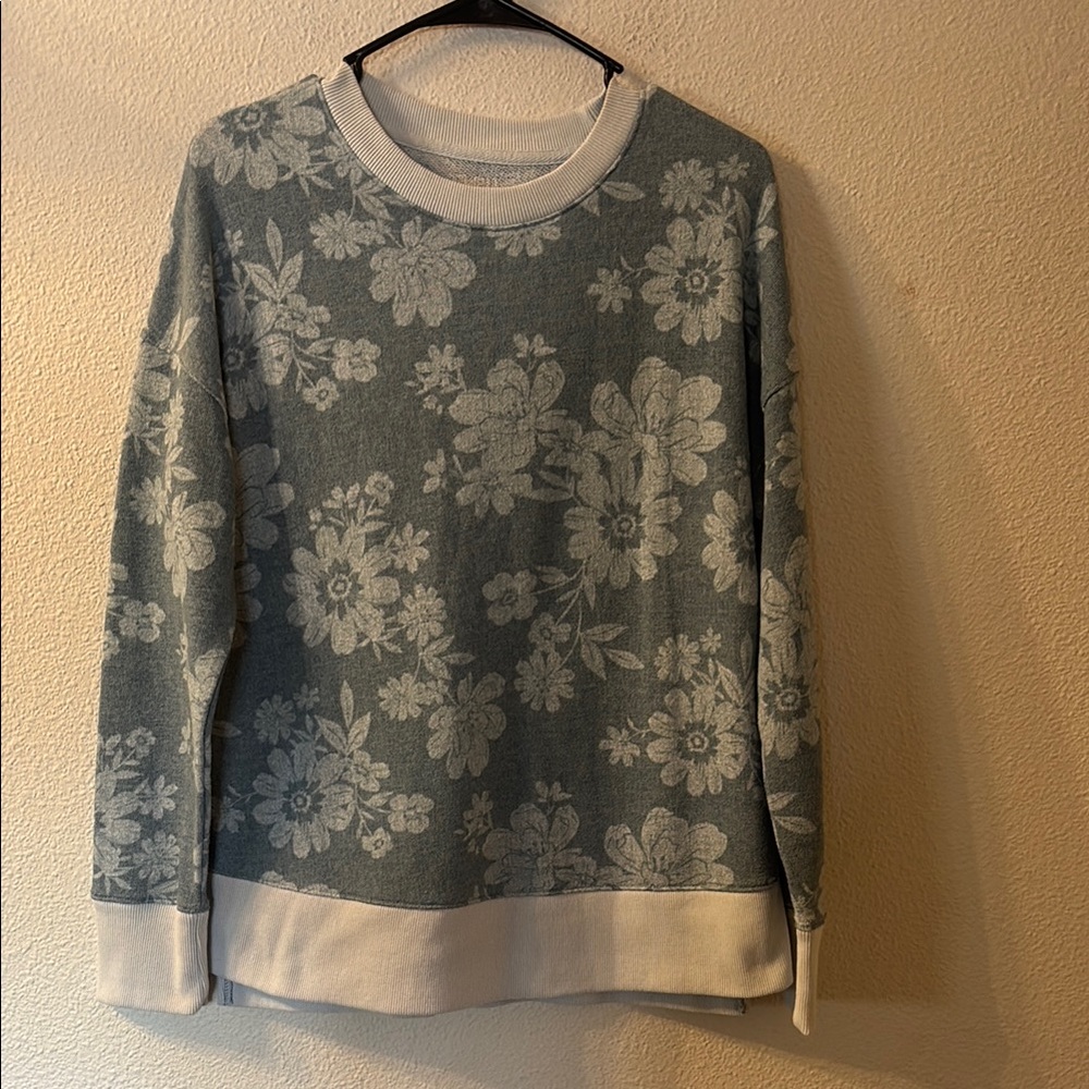 Time and Tru Floral Patterned Sweater in Blue and Cream
